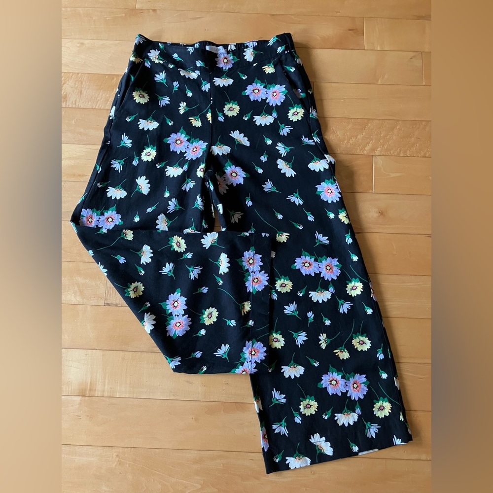 NWOT Loft floral cropped pant